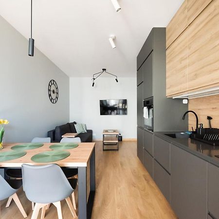 Wola Skwer Happy Apartment ワルシャワ エクステリア 写真