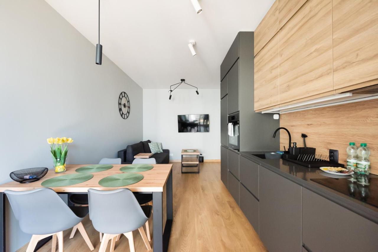 Wola Skwer Happy Apartment ワルシャワ エクステリア 写真