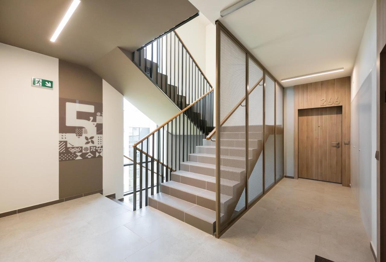 Wola Skwer Happy Apartment ワルシャワ エクステリア 写真
