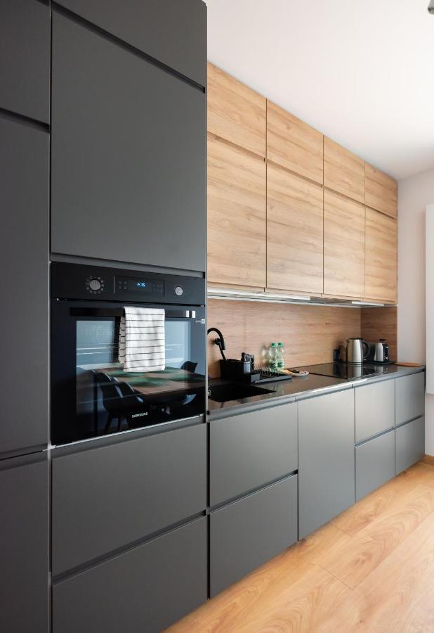 Wola Skwer Happy Apartment ワルシャワ エクステリア 写真